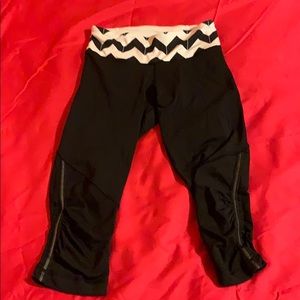Lululemon crops, EUC